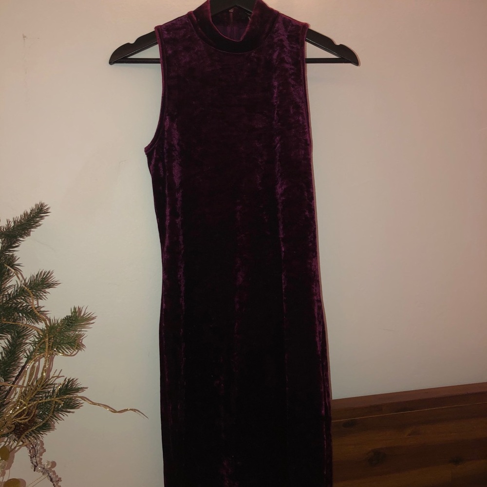 Burgundy velvet skin tight dress